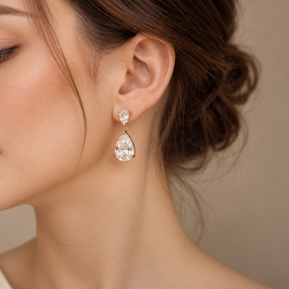 I-bestworld Pear Drop Crystal Earrings – Elegant Teardrop Earrings with Gold-Tone Setting