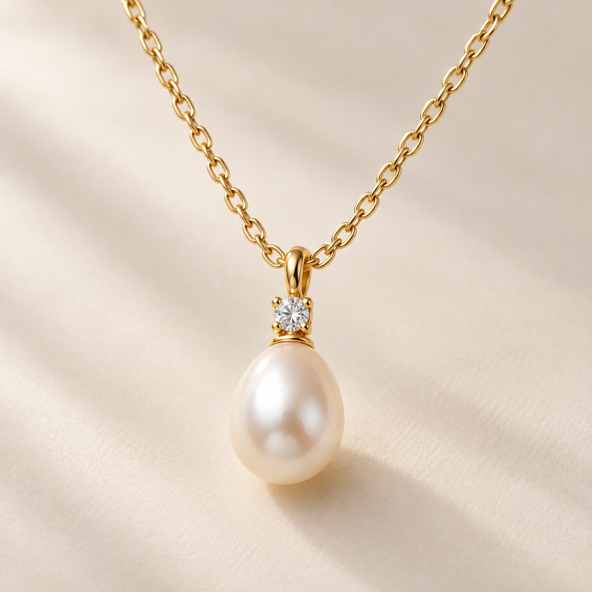 I-bestworld Gold-Tone Pearl-Look Drop Pendant Necklace – Elegant Clear Stone Accent Necklace for Everyday and Occasion Styling